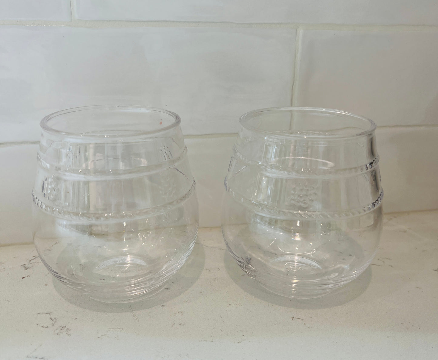 Acrylic Berry & Thread Stemless Wine Glass