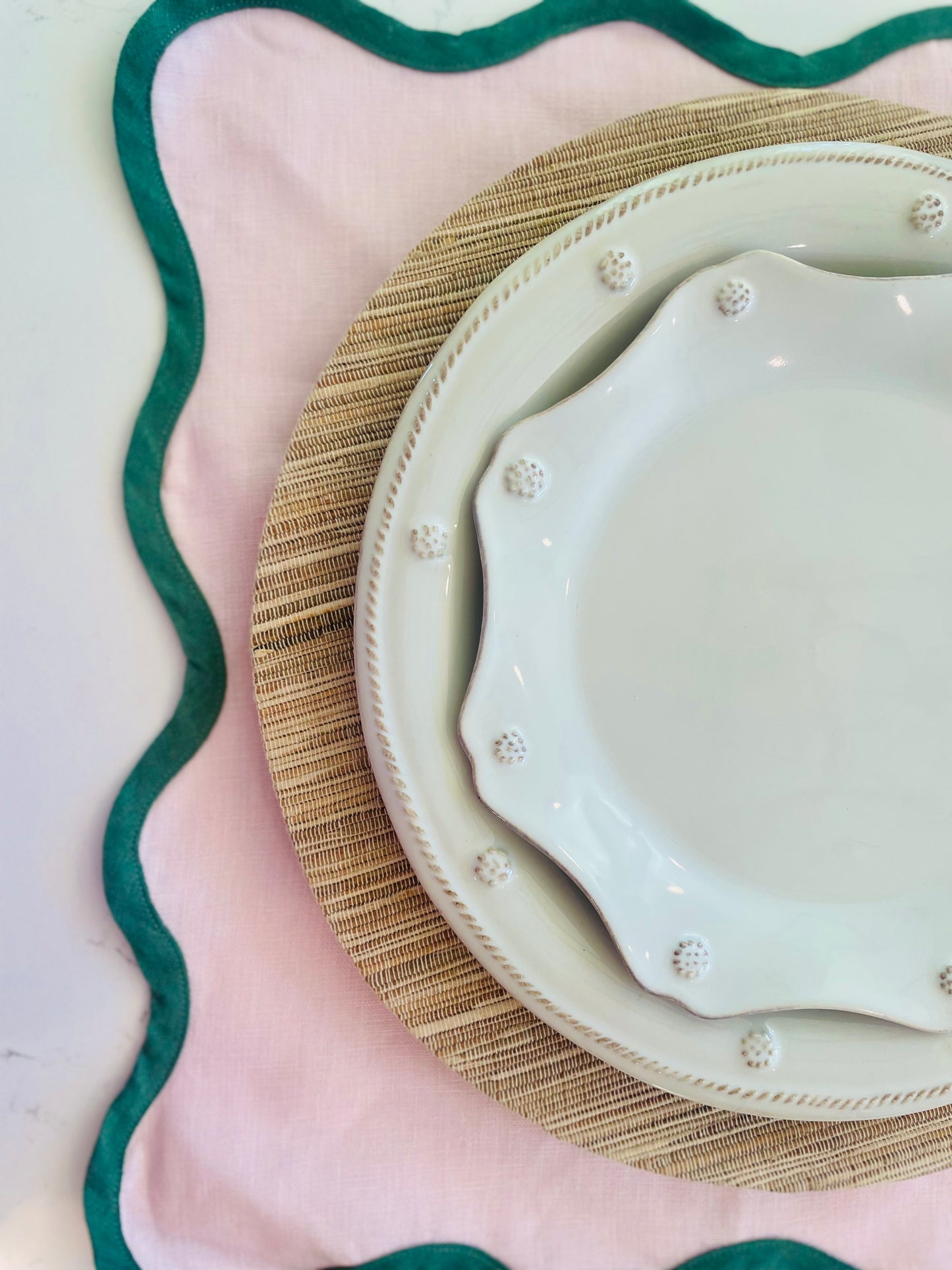Peony Scalloped Napkin with Emerald Trim